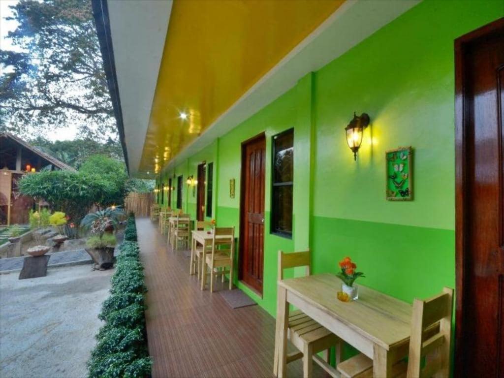Oyo 622 Butterfly Totem Guesthouse Puerto Princesa Exterior foto